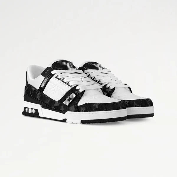 Trainer white black